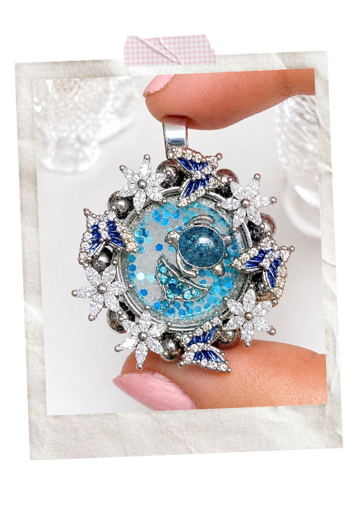 Lama's Locket(small)